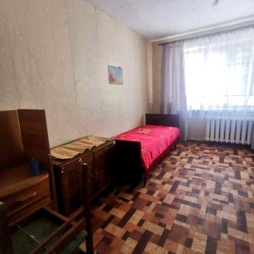 8m 1 гостин ХТЗ Франтишека Крала Александровский метро Индустриальная