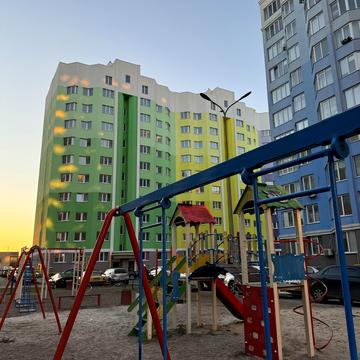 Теплична вул., 44