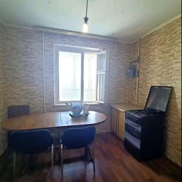 Продам 1 кімнатну квартиру проспект Миру 39( 95 квартал ).