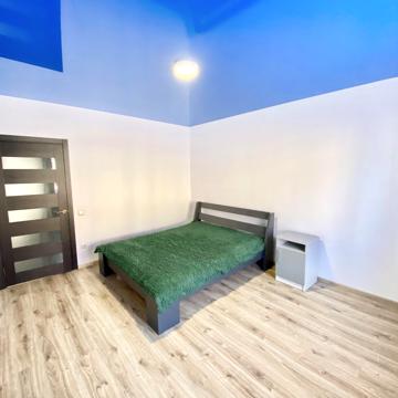 Олександра Довженка вул., 25Б
