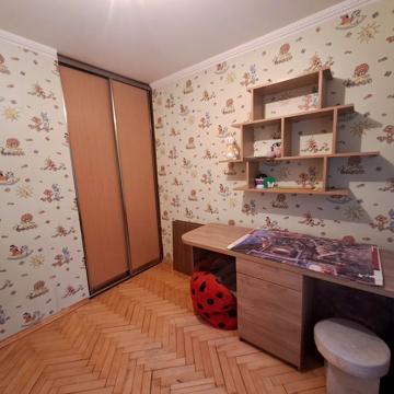 Слівенська вул., 7