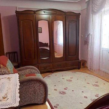 1-кімн. кварт.Євроремонт  Спільна кухня ,ванна, вул. Головна