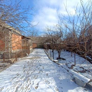 Центральна, 1