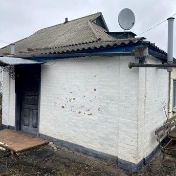 Продам приватний будинок в центрі смт Семенівка, Полтавської області