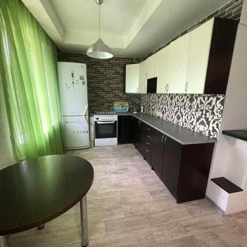 Продам 3-комн.квартиру пр.Юбилейный,район Лахтинского рынка.