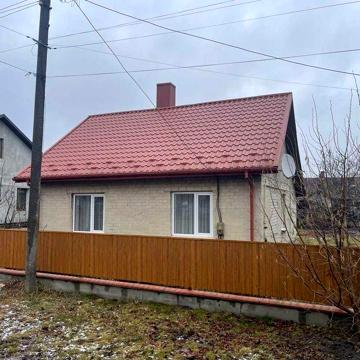 Продаж будинку на затишній вулиці.