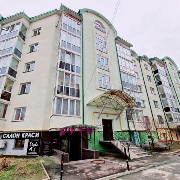 Простора квартира!  3 поверх! Чудовий район!