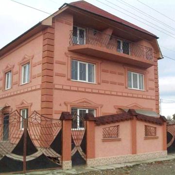 Дім 309 м2 ділянка 7 сотин Берегово АТБ вул. Тиха 4