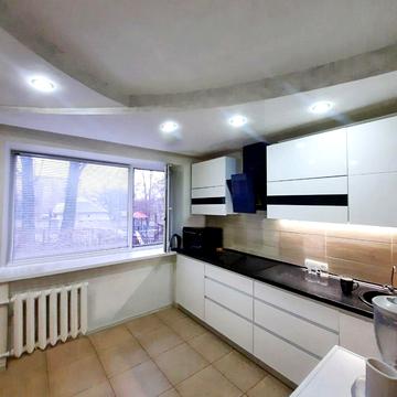 Олександра Кошиця вул. (Караваєва), 3