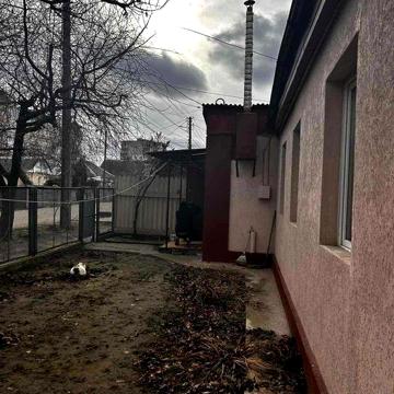 Продається частина будинку, вул. Калініна!