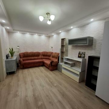 Космонавта Поповича вул. (Космонавта Волкова), 8