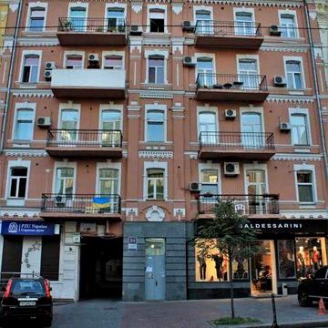 Центр Печерск Ст.М. «Дворец спорта», «Л. Толстого» НСК «Олимпийский»