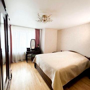 Без % Оренда 3-кімнатної квартири вул. Прирічна, 5