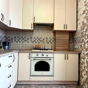 Однушка в Буче напротив парка, развитый район. Газовое отопление, ТОРГ