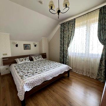 Продаж 3к Дім Квіткова вулиця