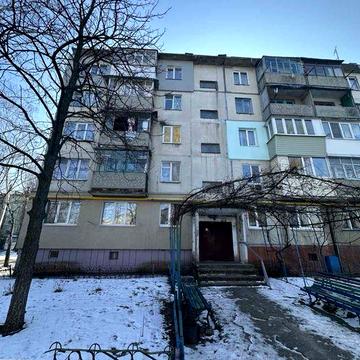 Продам 4 кімнатну квартиру