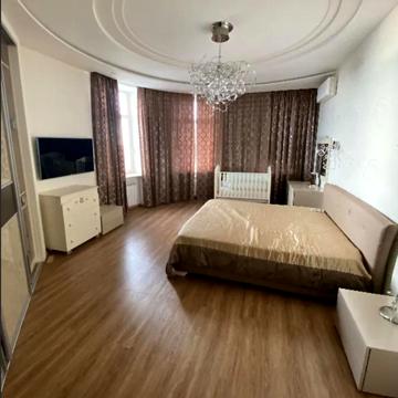 4-кімнатна квартира в Будинку Каркашадзе в Цегляному провулку