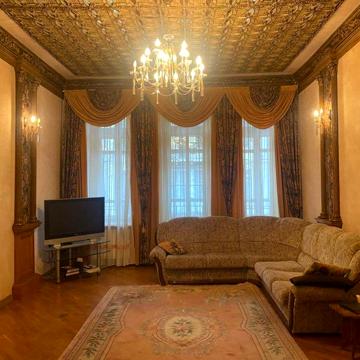 4-кімнатну квартиру на Французькому бульварі