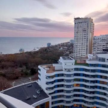 3-кімнатна квартира в Білому Парусі з видом на море