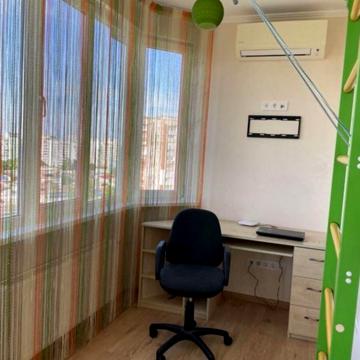 2-кімнатна квартира на вулиці Рекордна