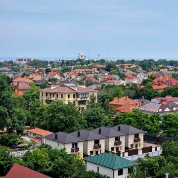 Трикімнатна квартира в спальному районі на вул.Корольова
