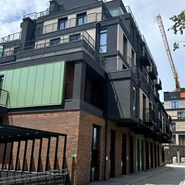 Трикімнатна квартира біля моря з великою терасою 102,5 м2