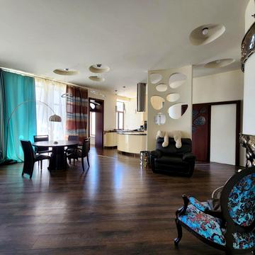 Чотириспальна квартира на вулиці Пироговська