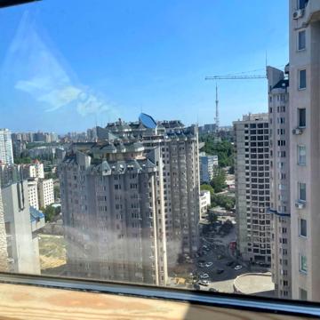 Простора однокімнатна квартира в Приморському районі в ЖК Чудо Місто з видом на море