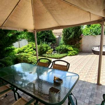 Якісний господарський будинок на 12 Фонтана.