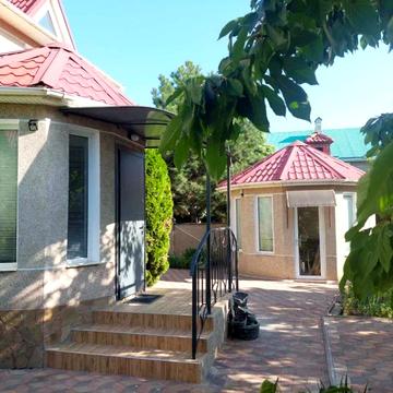 Будинок біля моря в Совіньйон-1 зі свіжим ремонтом