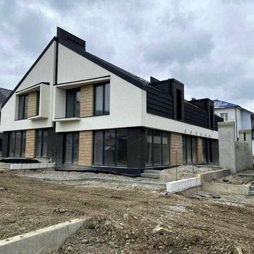 Продаж збудованого ексклюзивного дуплексу