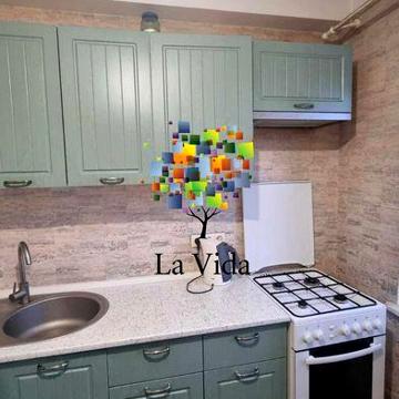 Продам 2к квартиру біля метро Лісова, вул. Шолом-Алейхема 13