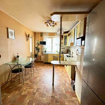 Продам 2-кімн. квартиру 74кв.м по вул. Милославська, 45