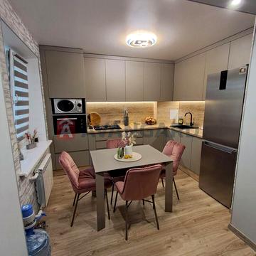 Лахтинская ул., 11А, Хортицкий, Запоріжжя, Запорізька 75000.0 USD