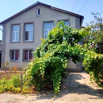 Продам большой дом в центре Усатово!
