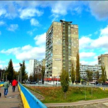 Продам 3-х кімн. кв-ру., Русанівка , бул.Ігоря Шамо 2/7 (76900 у.е.):