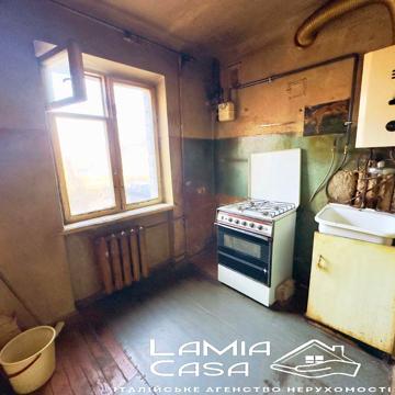 Продаж 3 кімнатноі квартири . Небесна сотня. Під ремонт