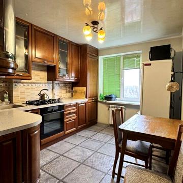 Продаж 3к Квартира Покровський масив