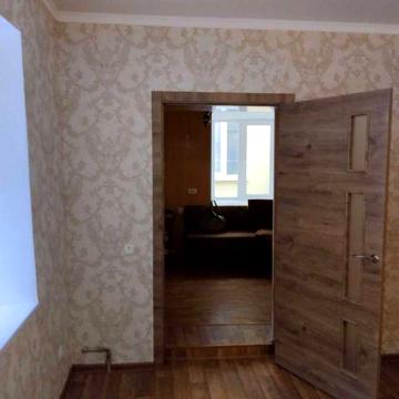 Продам  1кім. кв.   всі зручн.  а/о, в центрі ,  без  посередників
