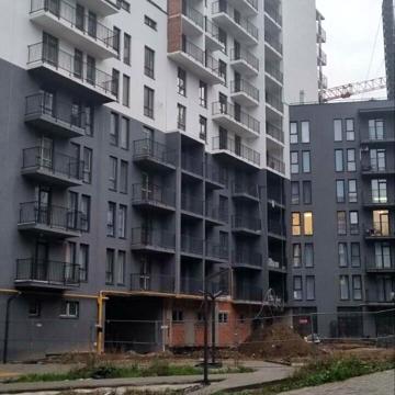 Залізнична вул., 9
