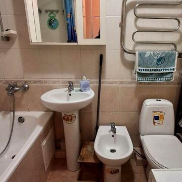 Продаж 2к Квартира Космонавтів вулиця