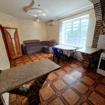 Продам будинок в с. Малодолинське, 300 м², 4 кімнати, баня басейн