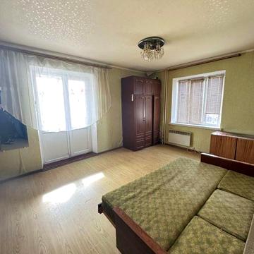 Продам 1 комнатную квартиру в районе Кристалла