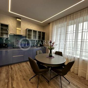 Микільсько-Слобідська вул., 3а