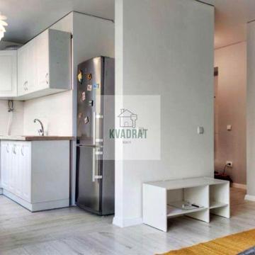 Продам 1-кімнатну у центрі з ремонтом та меблями