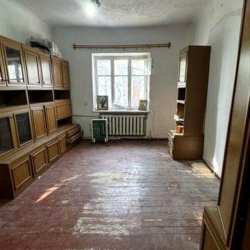 Продам 2-комнатную жэковскую квартиру Центр