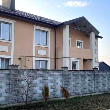 "Продається котедж в престижному районі міста