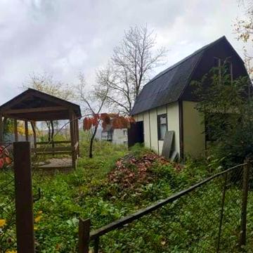 Дача в Оріховицях