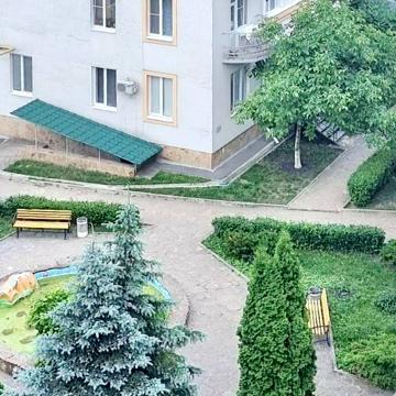 Переяславська вул., 23