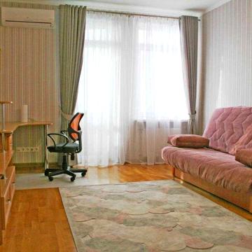 Продаж трикімнатна квартира з ремонтом метро Житомирська Львівська 22